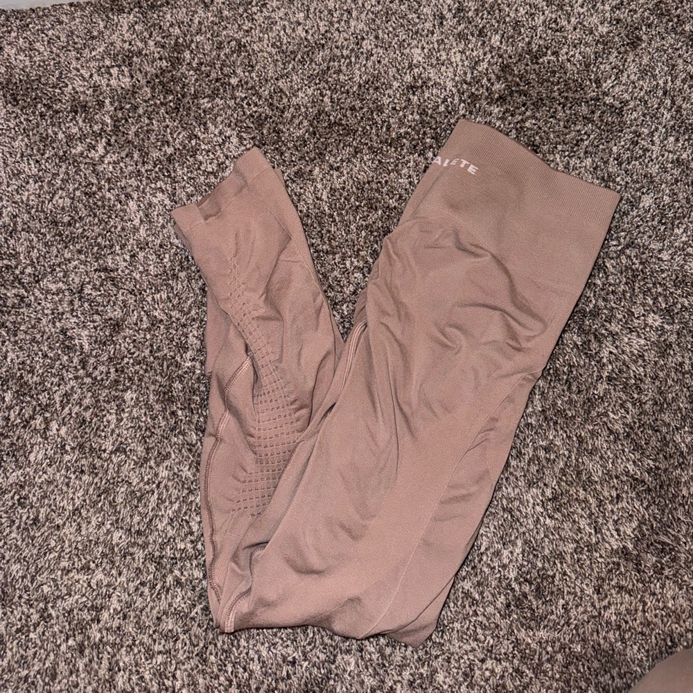 Alphalete contour amplify